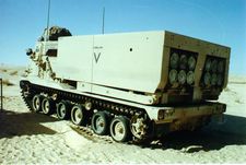 사막 방패 작전 중 제24보병사단 제13야전포병연대 A 포대의 M270 MLRS