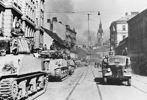 브르노에서 촬영된 소련군 M4A2(76)W, 1945년 4월