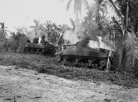 북부 이고 마을 부근에서 일본군에 격파된 M4 중전차