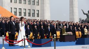 2013년 2월 박근혜 대한민국 대통령 취임식에서 "애국가"를 부르는 조수미