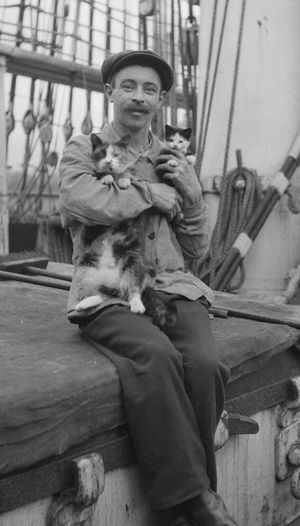 1910년경 나팔바지를 입은 호주 선원