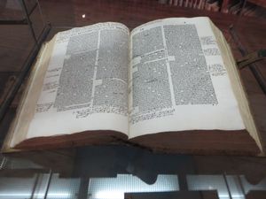 토마스 아퀴나스의 초기 근대판 『신학대전』(1486), Francisceumsbibliothek, 체르베스트(안할트), 독일