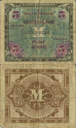 연합군이 독일에서 사용하기 위해 "연합군 군용 화폐"로 발행된 "5 마르크" 지폐의 양면