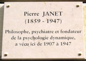 피에르 자네 (1859–1947)는 "해리"와 "잠재 의식"이라는 단어를 만들고, 과거 사건과 현재 정신 건강 간의 연관성을 처음으로 주장한 인물이다.