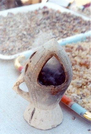 유향은 종종 향로 안에서 준비되는데, 예를 들어 아프리카의 뿔 지역에서 전통적으로 사용되는 머스컴 dabqaad가 있다.