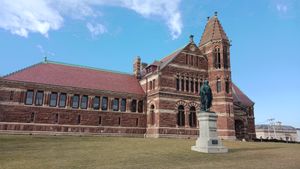 우번 매사추세츠에 있는 벤저민 톰프슨의 동상