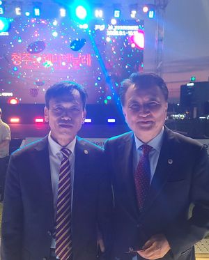 김영환 충북도지사와 이준 황손