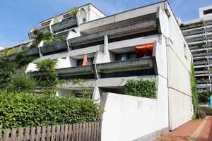 2017년 코놀리슈트라세 31번지 아파트 건물의 뒷면