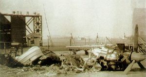 인도 공군의 공습 후 파괴된 다카 비행장의 항공기 격납고.