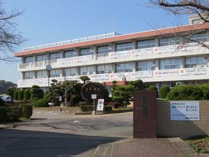 우레시노 고등학교 우레시노 교사