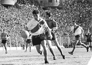 우라칸과의 경기에서 드리블하는 시보리