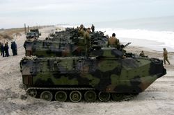 신형 포탑(UGWS)을 갖춘 AAV7A1.