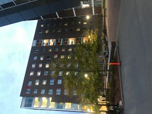 칼턴에서 가장 최근에 지어진 기숙사인 레녹스 & 애딩턴 하우스, 해질녘 모습