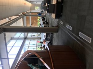 맥오드럼 도서관 2층의 학습 공간 모습