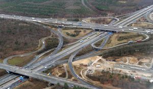 E42와 E451의 프랑크푸르트 공항 근처 교차로