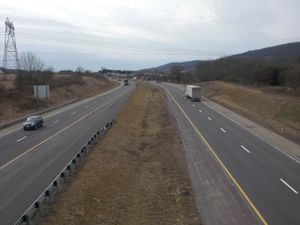 미국 펜실베이니아주 주간고속도로 80번의 잔디 중앙분리대