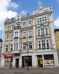 자브제의 볼노시(자유) 거리의 전형적인 유겐트 양식 건축물