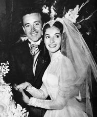 1954년 11월, 빅 다모네와 결혼