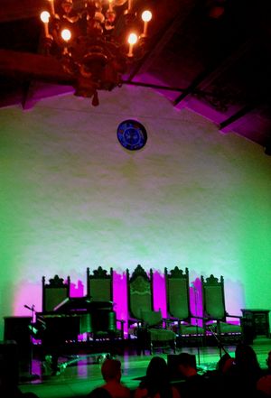 부지 내의 프리메이슨 로지는 종종 음악 공연장으로 사용된다.