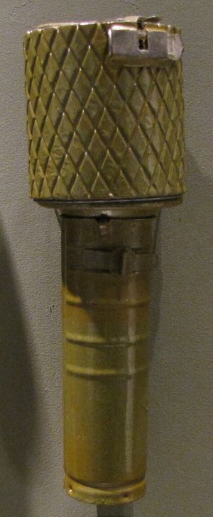 파편 재킷을 장착한 RGD-33