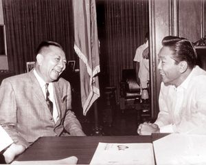 페르난도 로페스 부통령과 페르디난드 마르코스 대통령