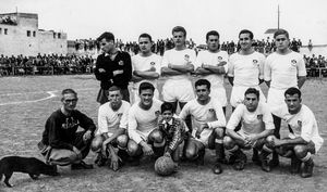 1958년 팀, 1957–58 테르세라 디비시온에서 9조의 선두를 차지했다.