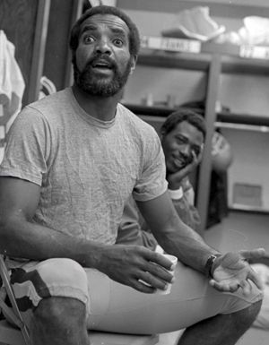 캘빈 힐은 1975년 하와이언스에서 뛰었다.