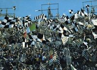 스타디오 코무날레에서 응원하는 티포지(1973)