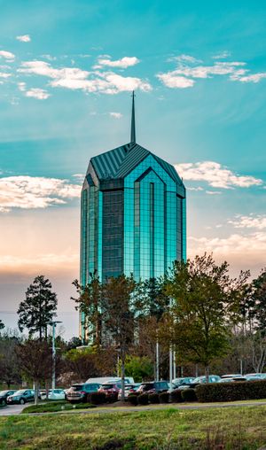 유니버시티 타워는 더럼 시내 외곽에 위치한 더럼에서 가장 높은 건물이다.