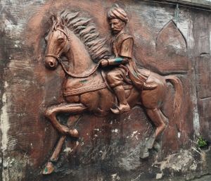 이란 마잔다란주 베흐샤르에 있는 아바스 대왕 동상