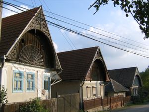 클루지 서쪽에 위치한 머너스티레니의 전형적인 시골집