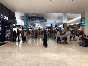 터미널 4 출발 구역