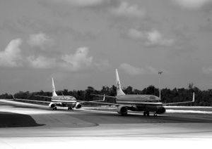 두 대의 아메리칸 항공 보잉 737기, 캉쿤 국제공항