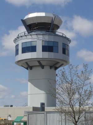 2000년에 건설된 NAV CANADA 관제탑