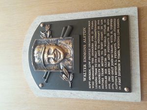 미국 야구 명예의 전당에서 앨스턴의 명판