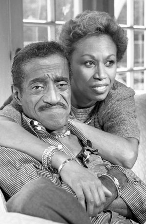 1986년 데이비스와 그의 세 번째 아내 알토비즈 고어