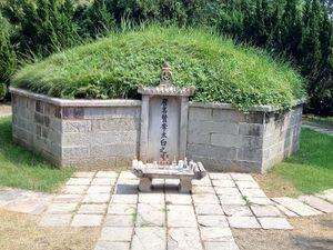 안후이성 마안산시당도현에 있는 이백의 묘.