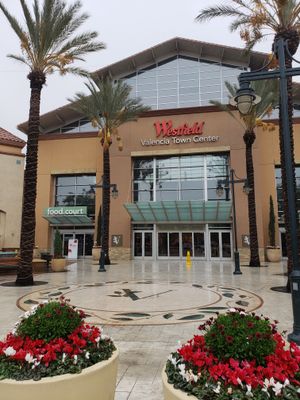 캘리포니아주 발렌시아에 위치한 발렌시아 타운 센터