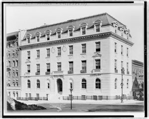 맨해튼 클레어몬트 애비뉴 120번지에 위치한 음악 예술원