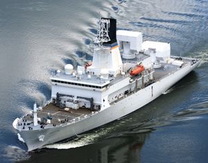 DIA는 USNS 하워드 O. 로렌젠과 같은 시설에 대한 정보 요구 사항을 설정하여 전 세계 전략 무기 조약 준수 여부를 확인한다.