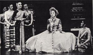 1977년 브로드웨이 프로덕션 《왕과 나》에서 타워스