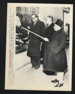 카와자 나지무딘 (1946년 뉴욕시, M.G. 무하마드와 함께)