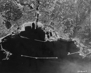 1944년 공중 촬영한 셰르부르 항구.