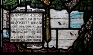 해리 클라크가 제작한 웨스퍼드의 스테인드글라스 창문으로, 전투 중 사망한 윌리엄 헨리 오키프 중위를 기리고 있다.