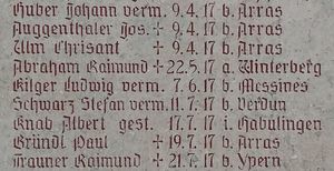 루르스토르프안데어로트(바이에른)의 전쟁 기념비로, 아라스 전투 첫날 사망한 3명의 지역 주민의 이름이 언급되어 있다.