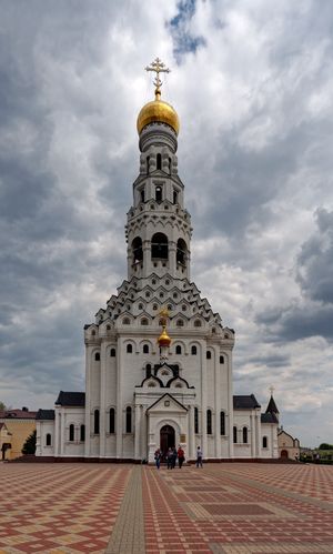 옛 전장인 프로호로프카에 있는 프로호로프카 대성당은 붉은 군대의 손실과 승리를 기념한다.