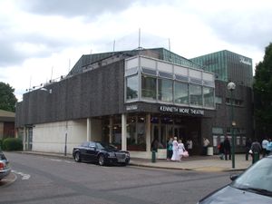 일퍼드 케네스 모어 극장