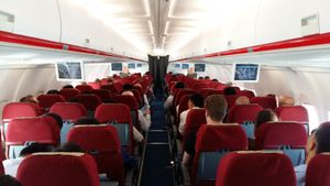 투폴레프 Tu-204 객실