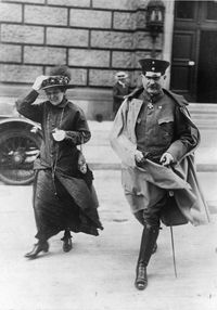 그뢰너와 헬레네 부인(1917년)