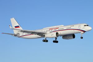 로시야 특별 비행 부대 도색의 Tu-214PU.